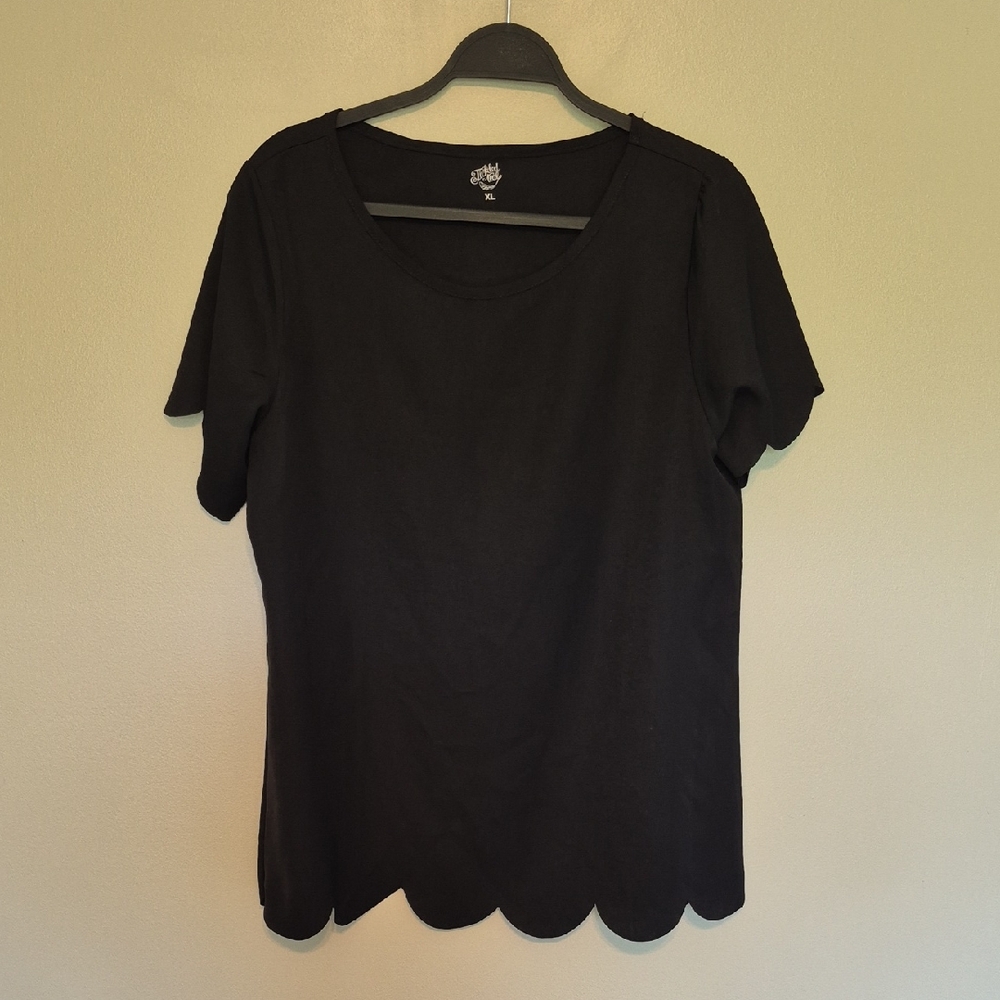 Tickled Teal Black Scalloped Short Sleeve Tee